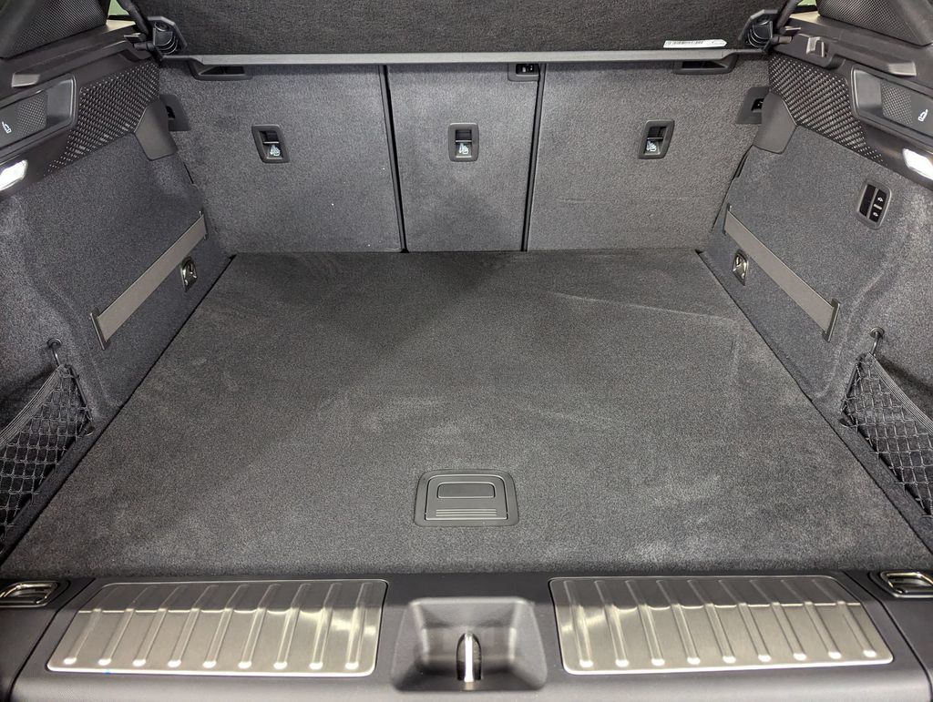 2025 Porsche Macan Base - Photo 28