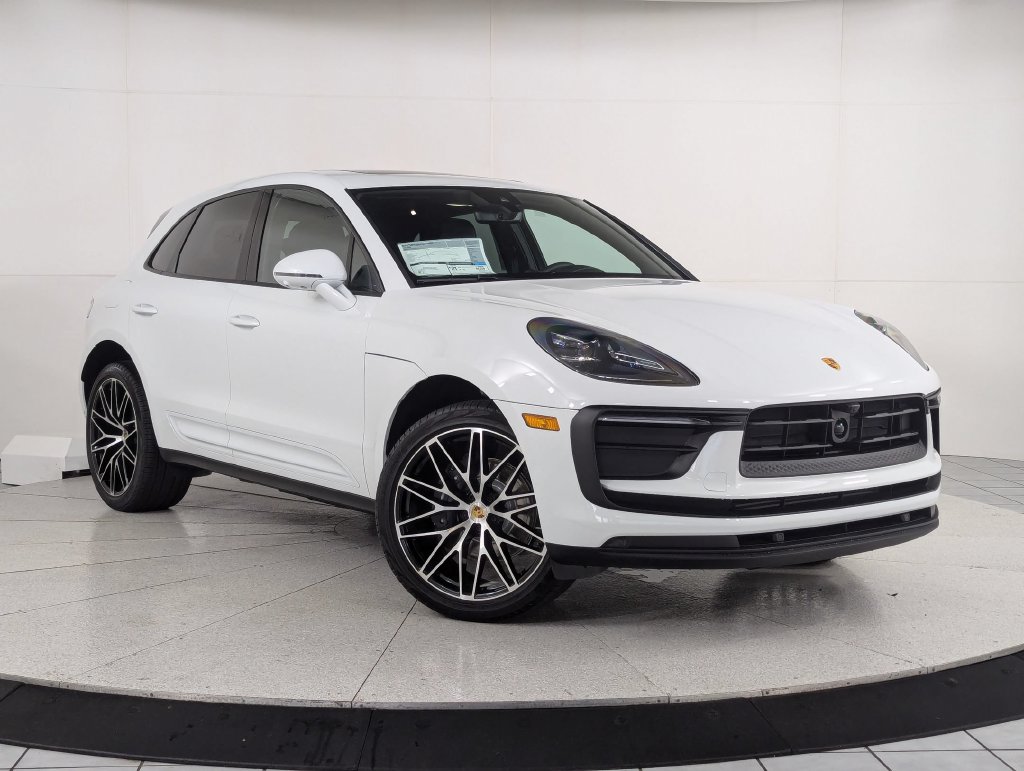 2026 Porsche Macan T - Photo 7