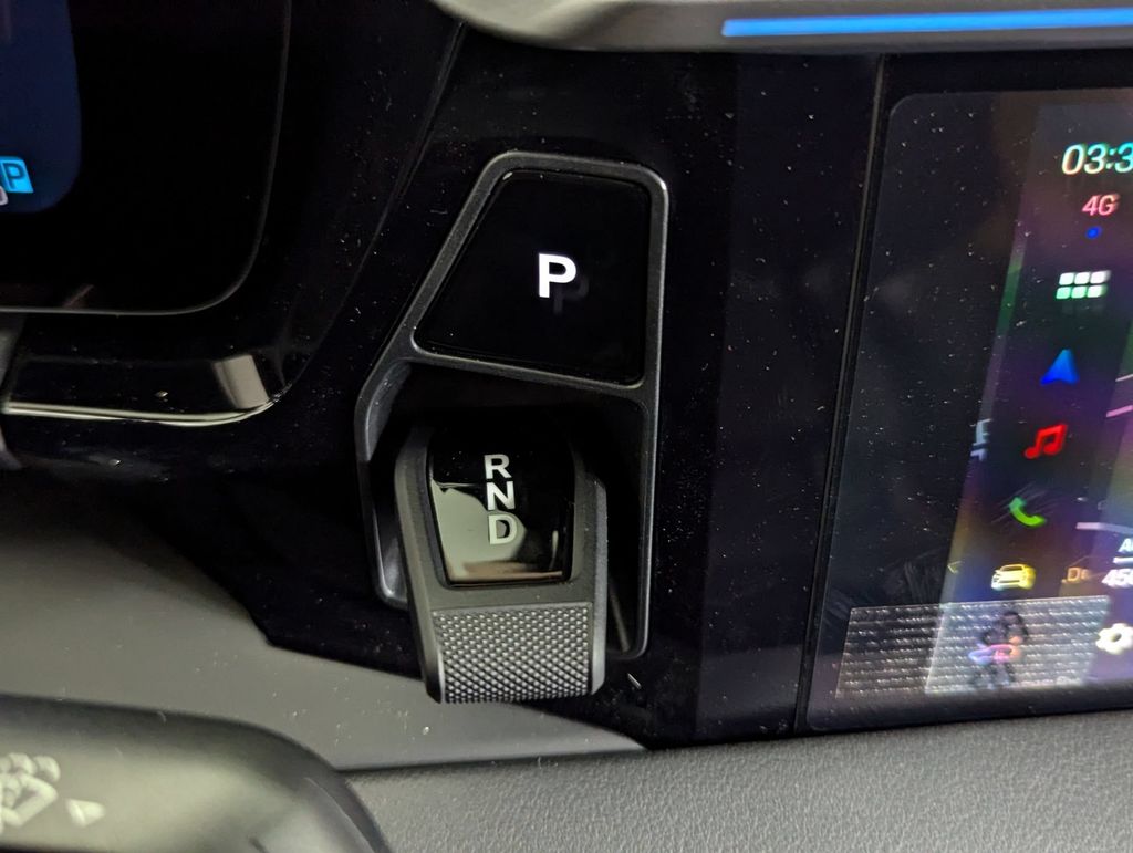 2025 Porsche Macan Base - Photo 15