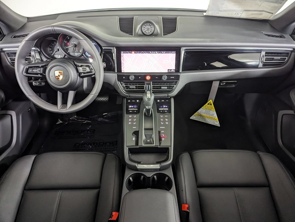 2026 Porsche Macan T - Photo 26