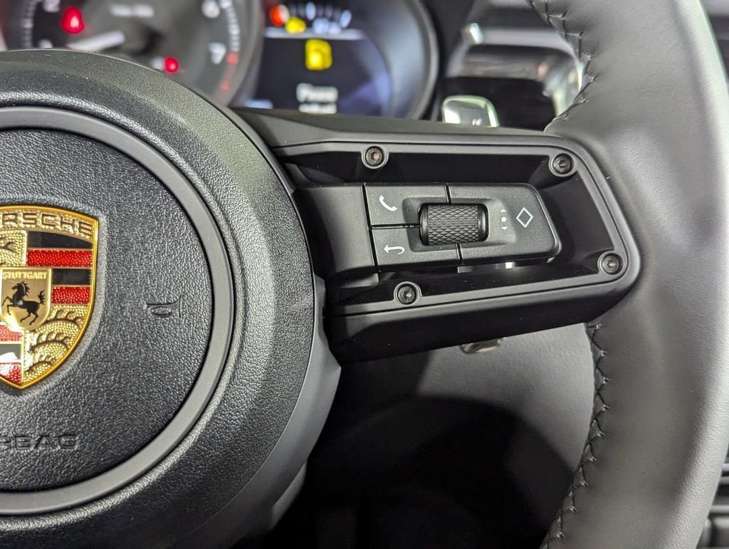 2026 Porsche Macan T - Photo 21