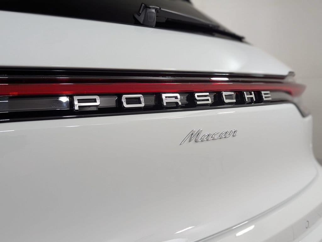 2026 Porsche Macan T - Photo 29
