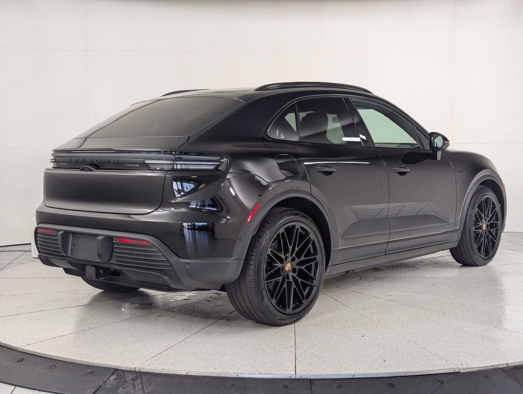 2025 Porsche Macan Base - Photo 8