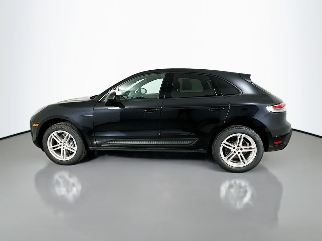 2025 Porsche Macan Base - Photo 2
