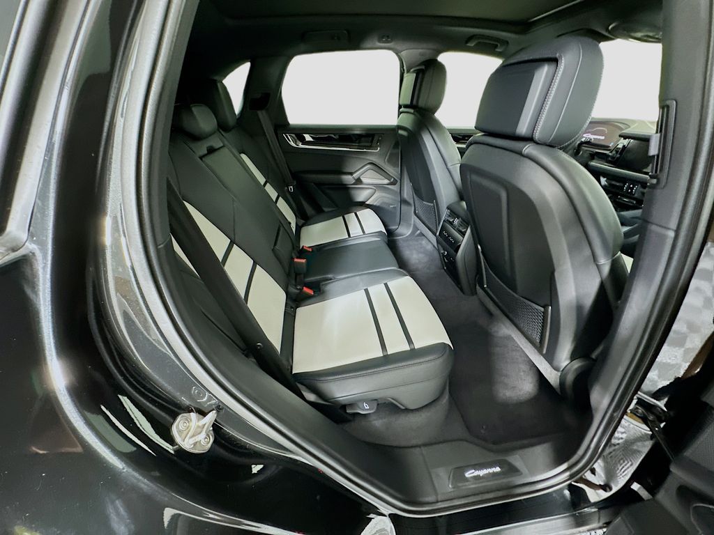 2026 Porsche Cayenne Base - Photo 28