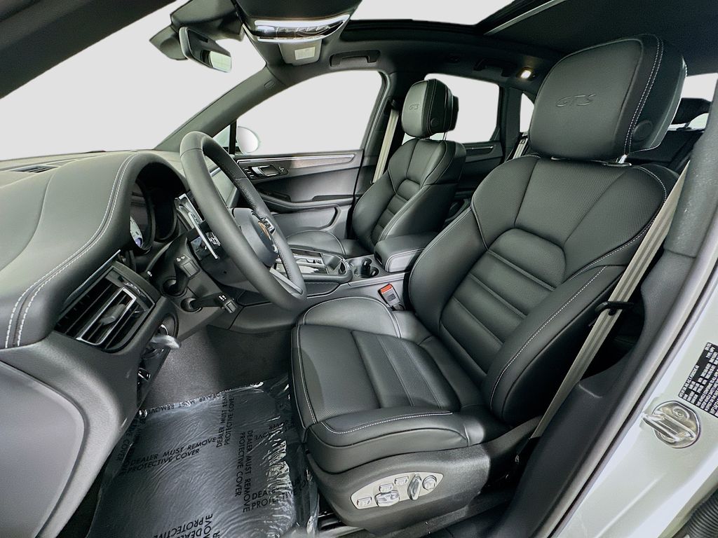 2026 Porsche Macan GTS - Photo 5