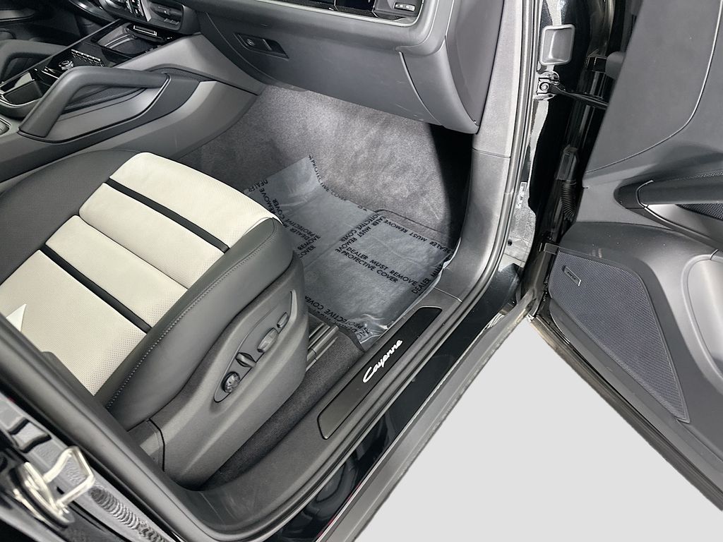 2026 Porsche Cayenne Base - Photo 30