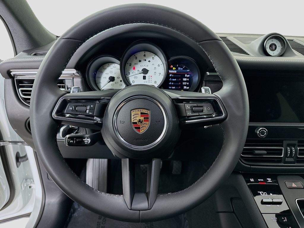 2026 Porsche Macan GTS - Photo 12