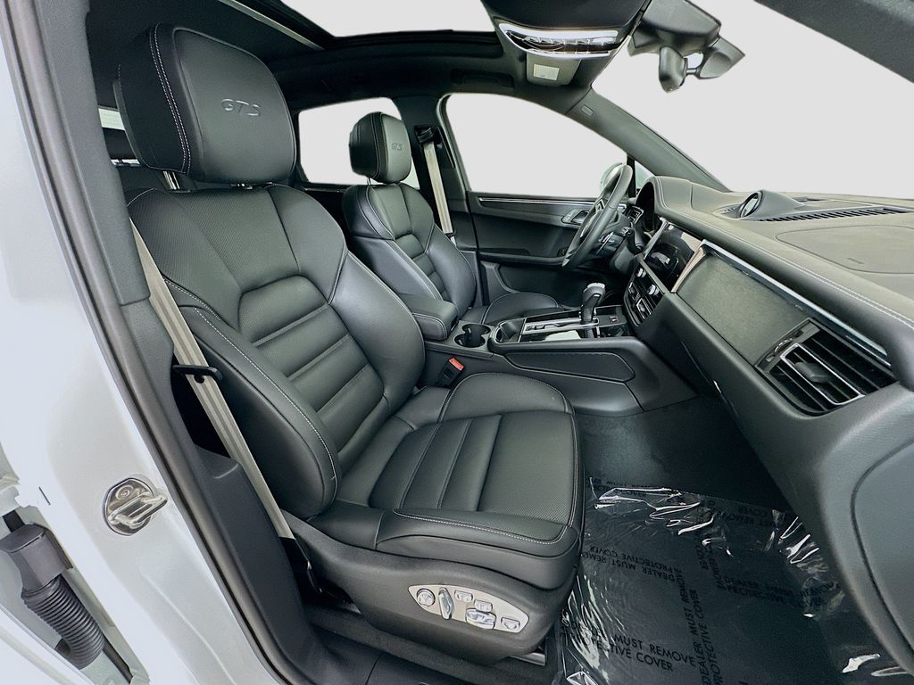 2026 Porsche Macan GTS - Photo 30