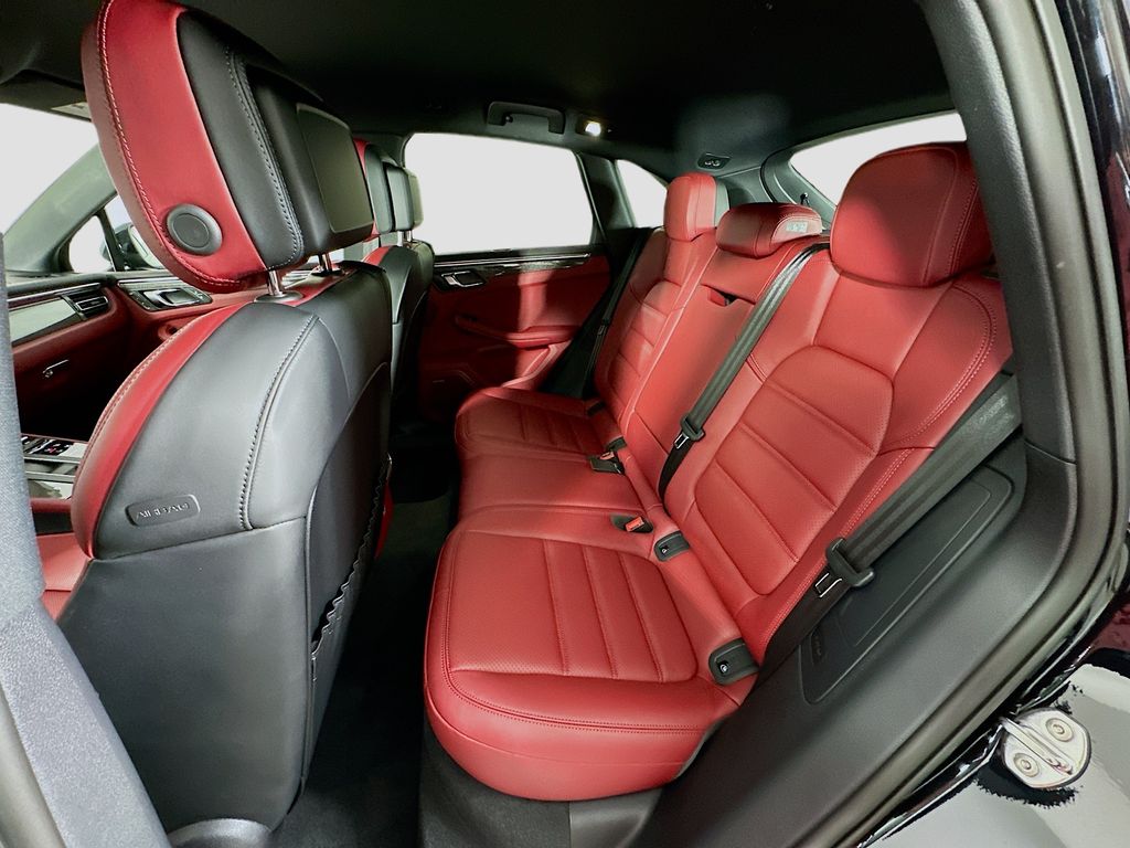2025 Porsche Macan Base - Photo 23