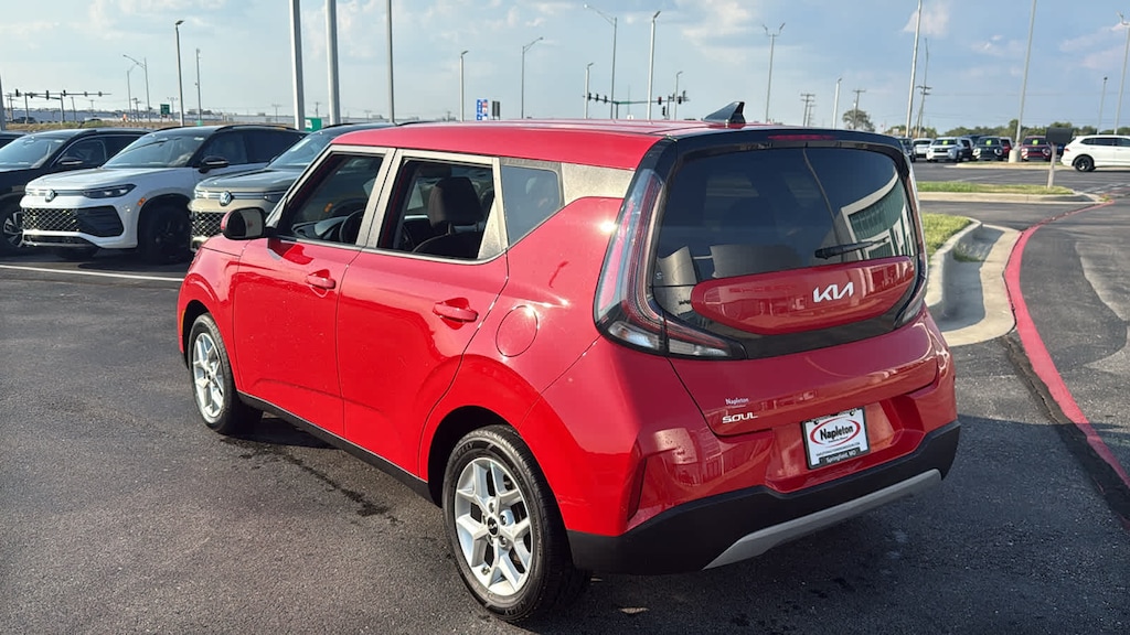 Used 2024 Kia Soul LX Hatchback
