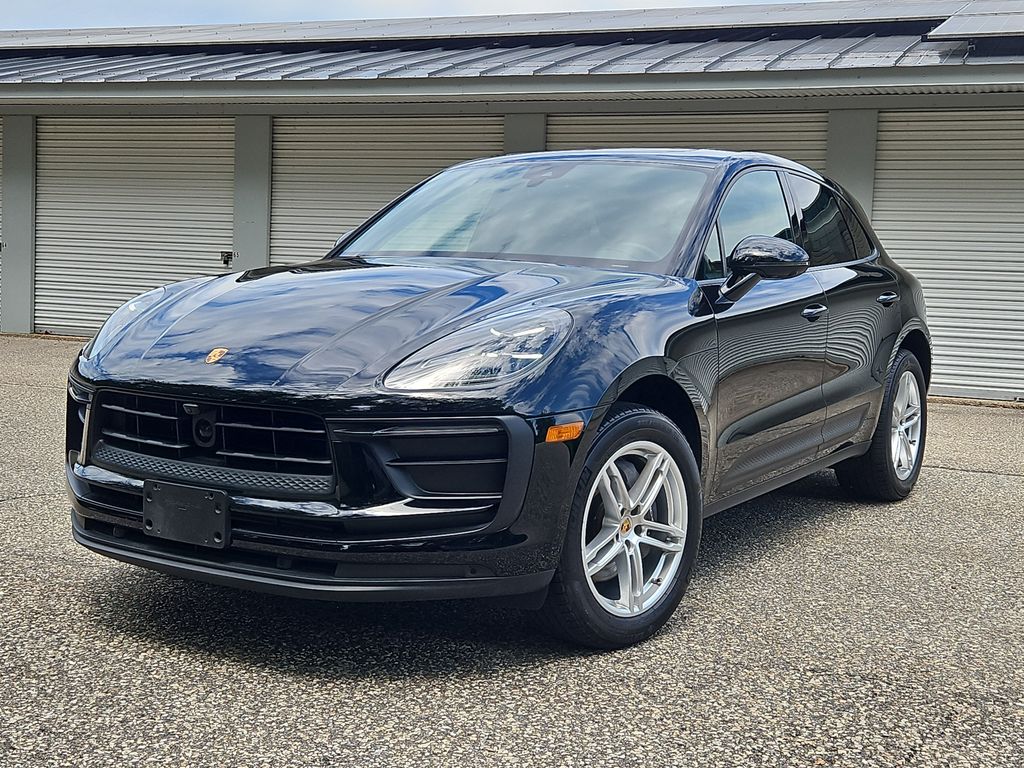 2025 Porsche Macan