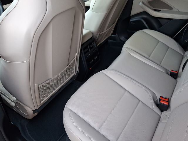 2025 Porsche Macan Base - Photo 13