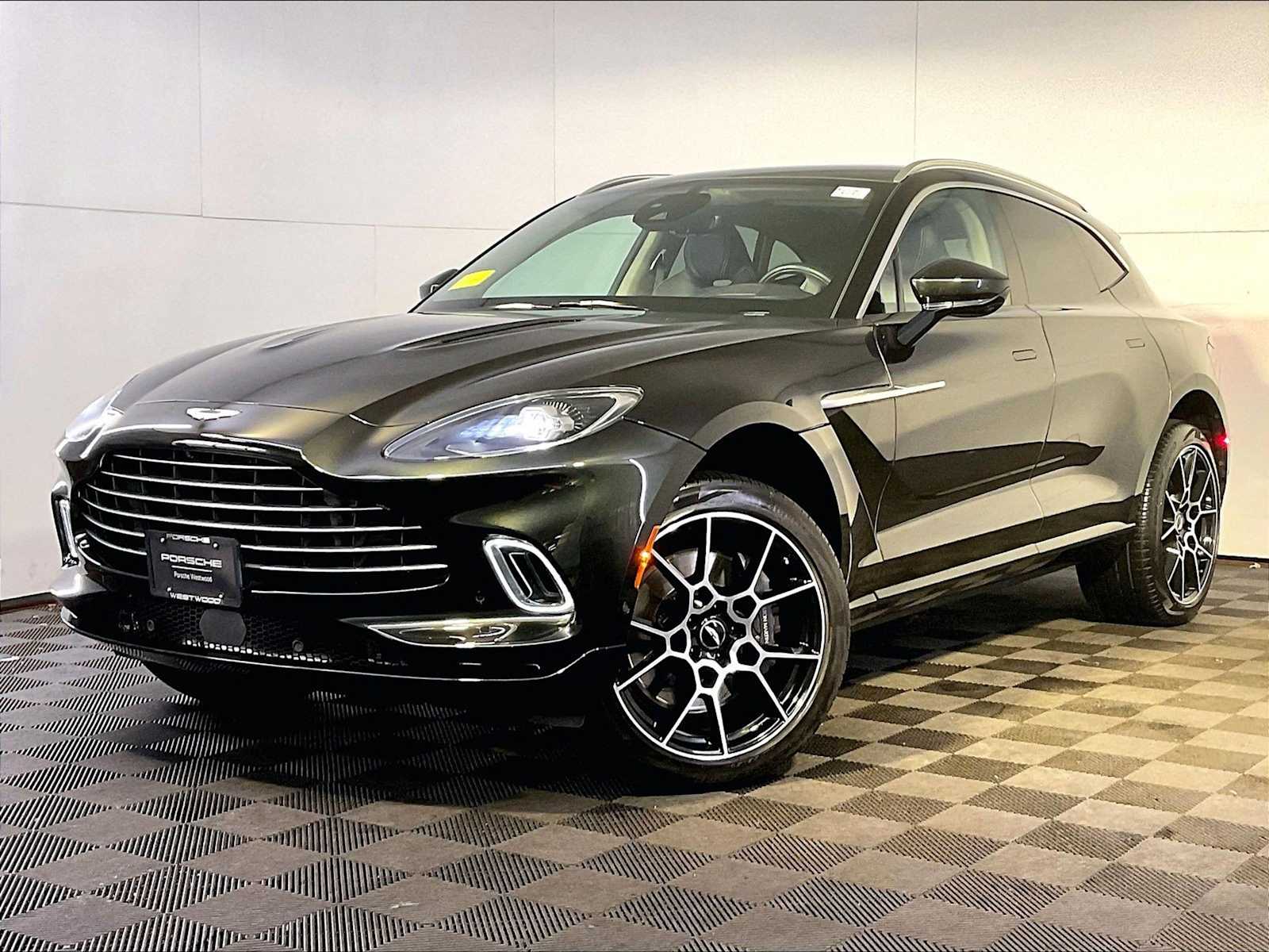 2021 Aston Martin DBX