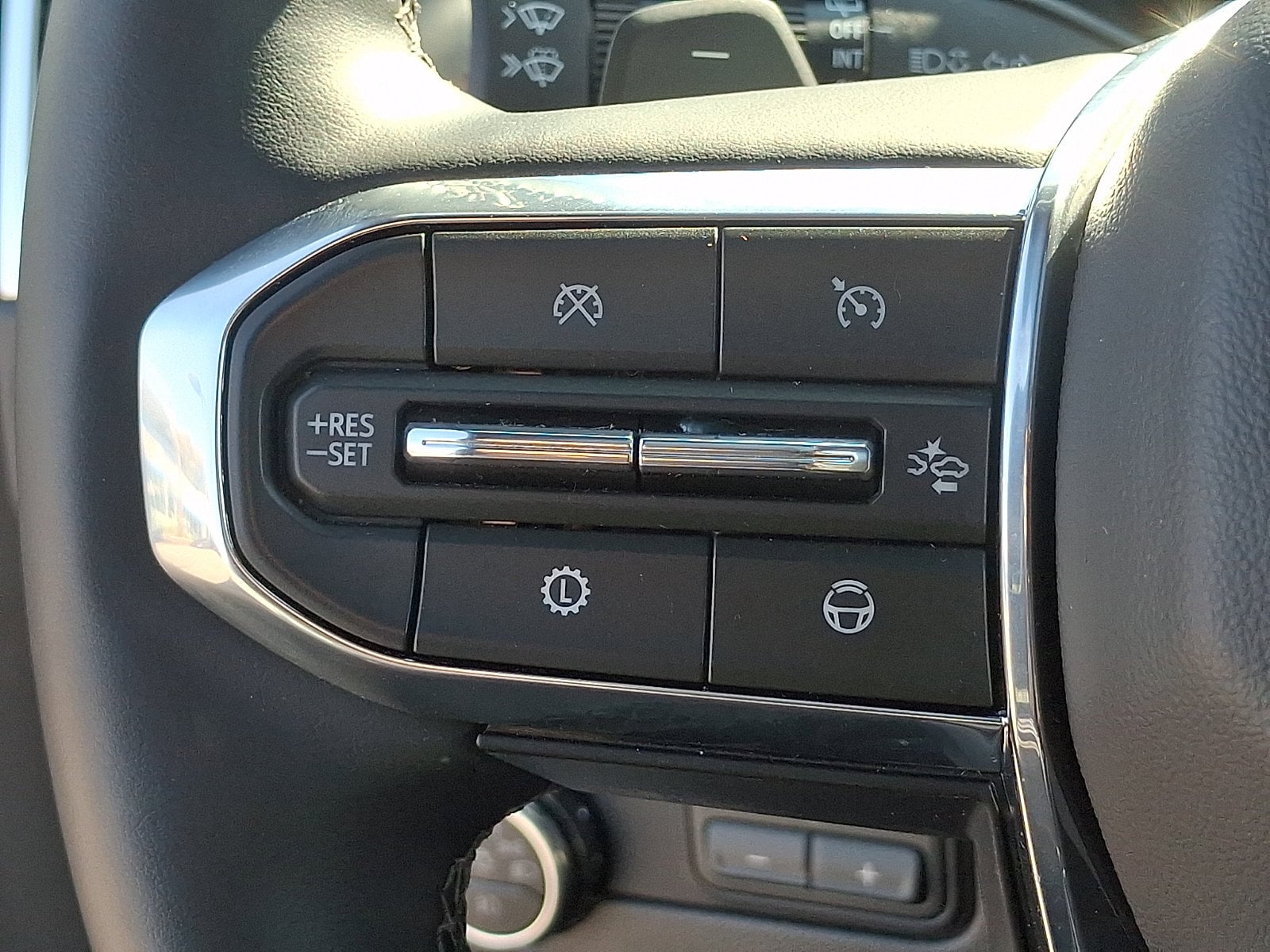 2026 GMC Yukon XL Denali - Photo 25