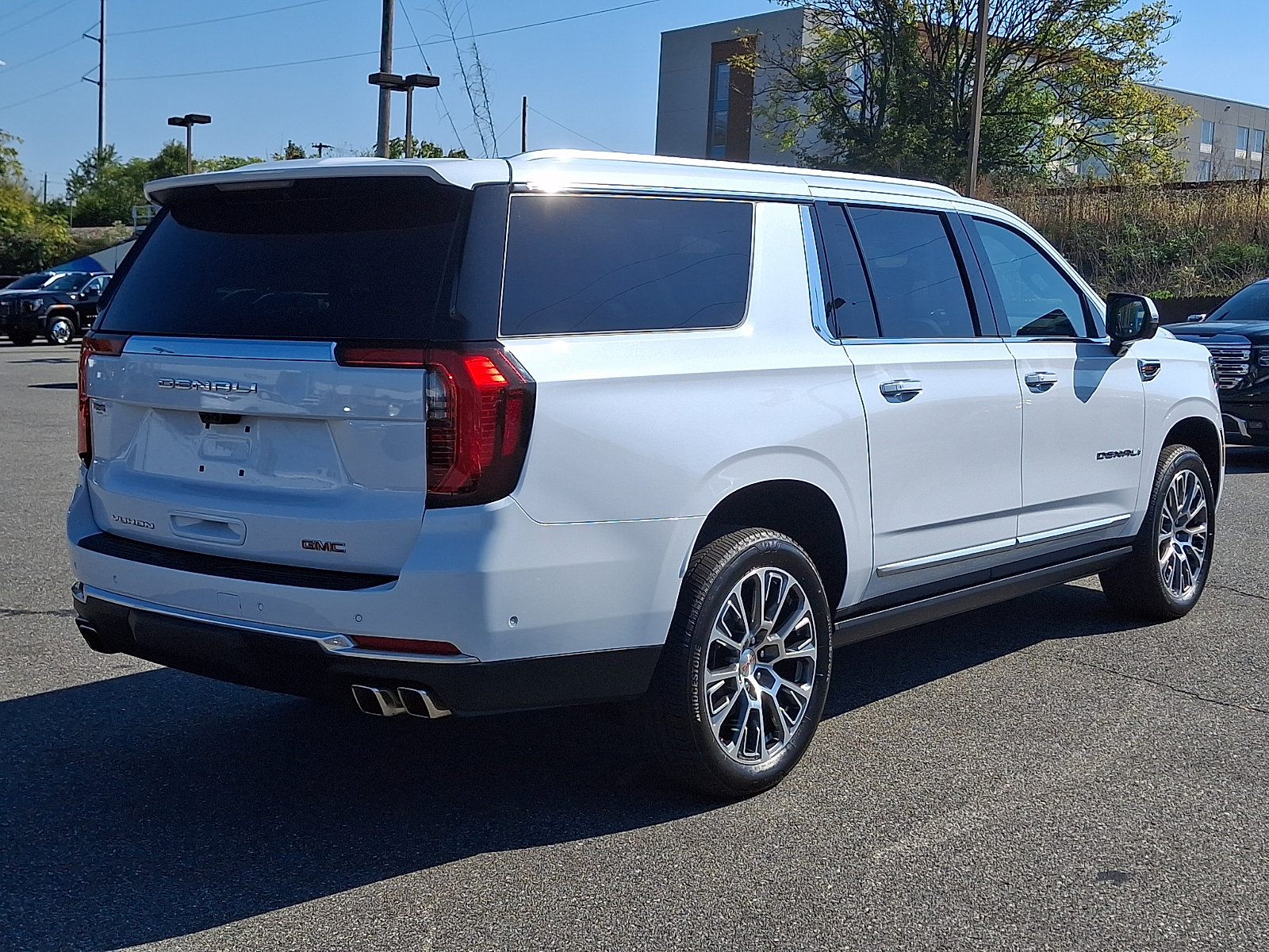 2026 GMC Yukon XL Denali - Photo 6