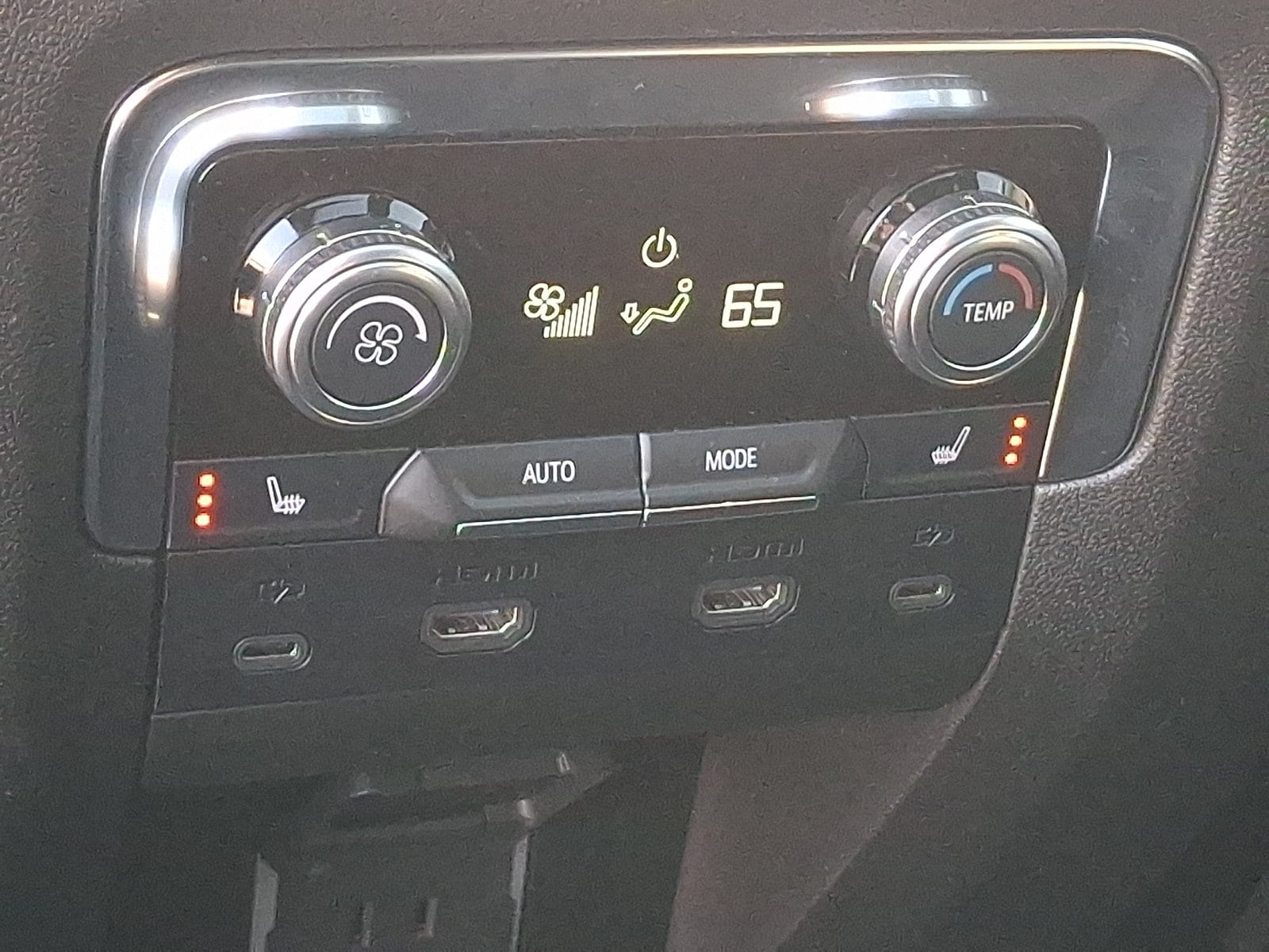 2026 GMC Yukon XL Denali - Photo 11