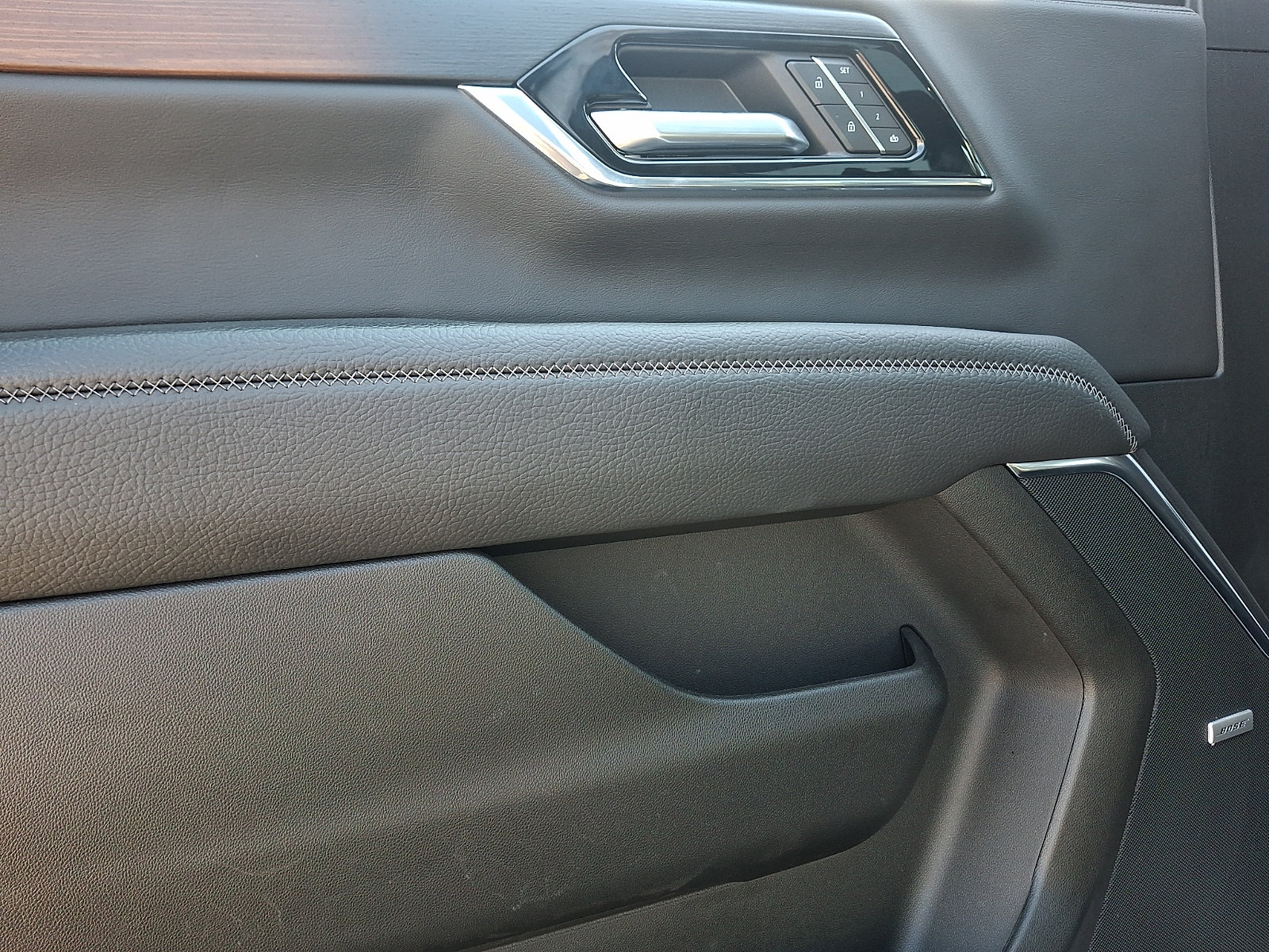 2026 GMC Yukon XL Denali - Photo 15