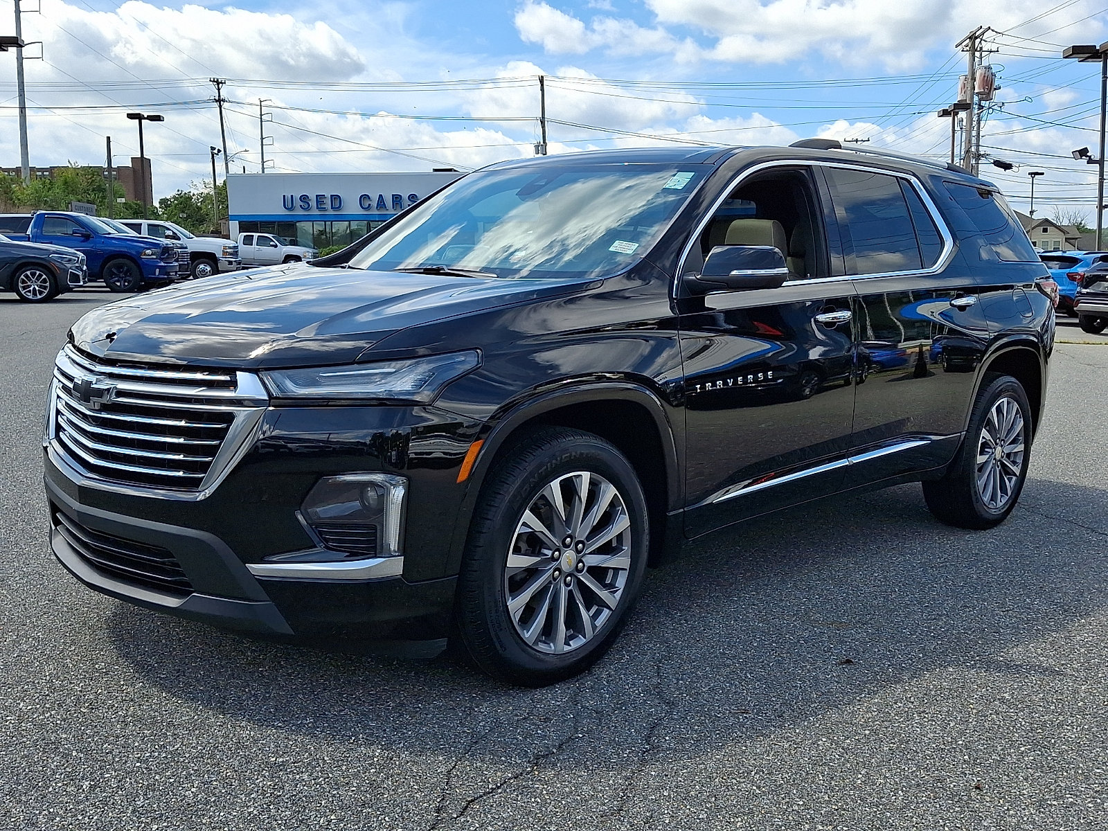 Used 2023 Chevrolet Traverse Premier SUV