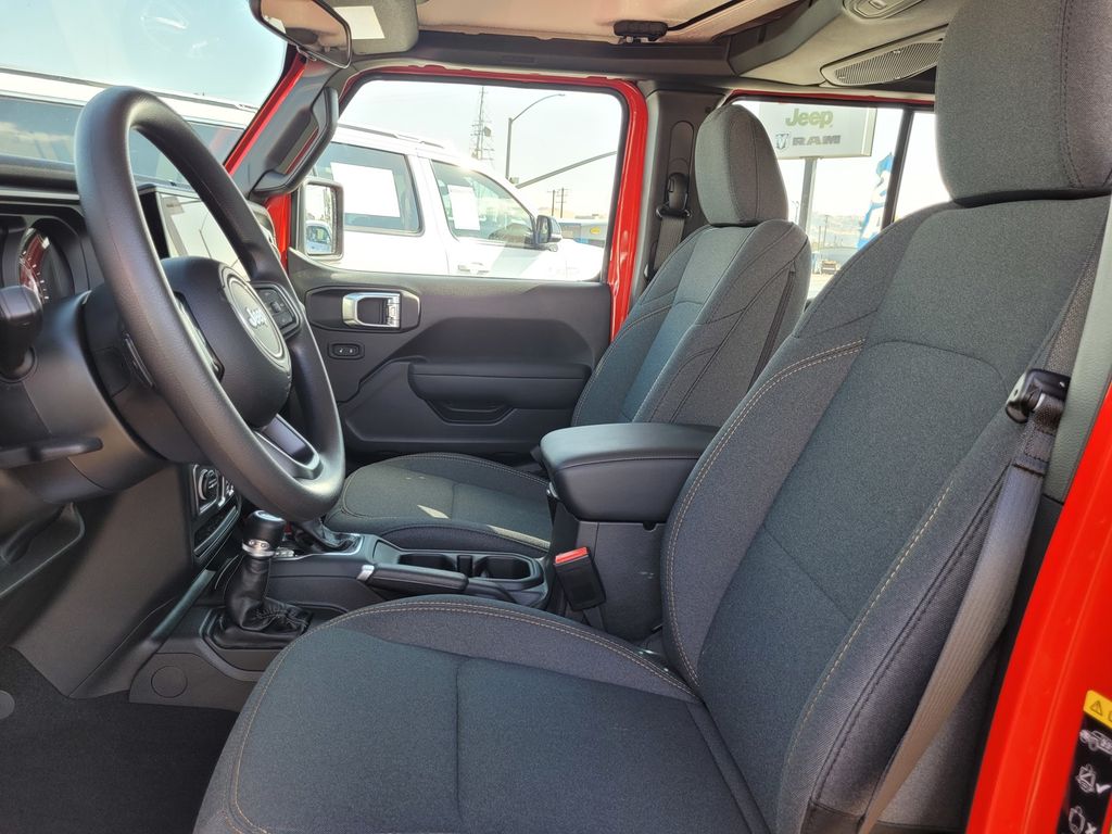 2025 Jeep Wrangler 4-Door Sport - Photo 11