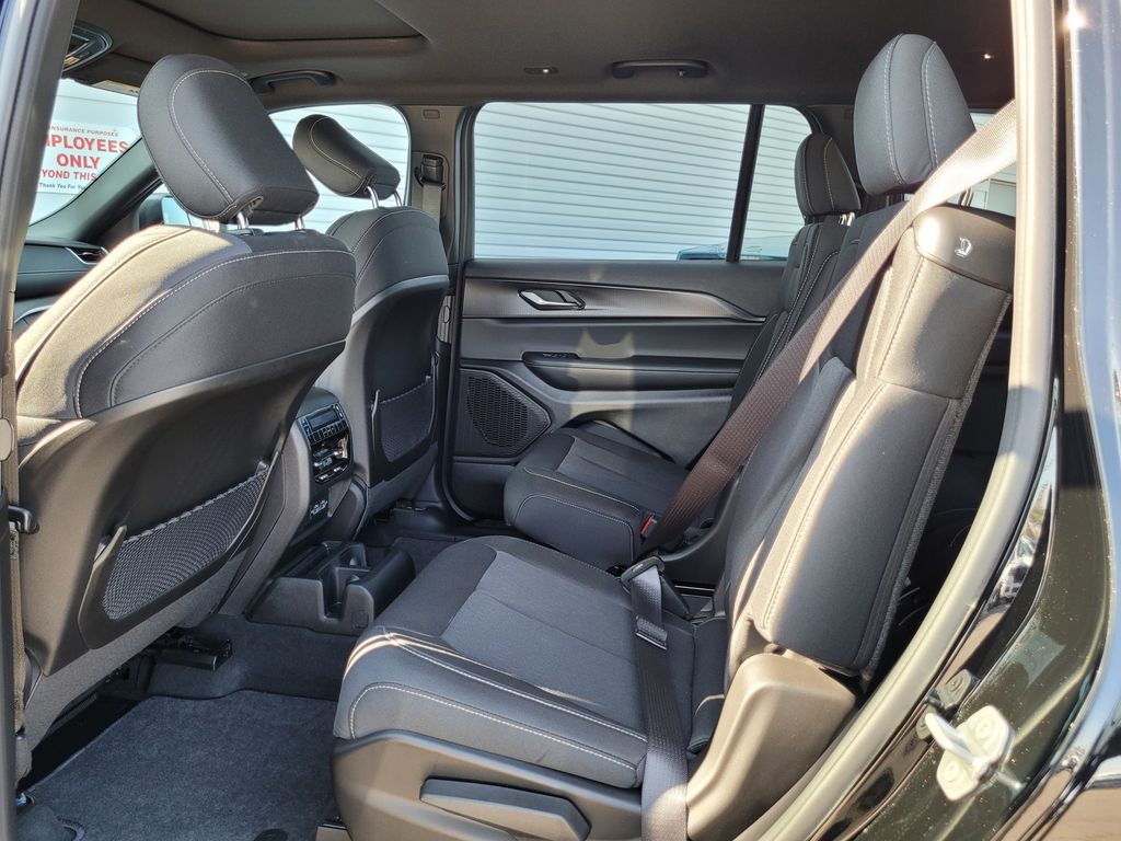 2025 Jeep Grand Cherokee L Laredo - Photo 12