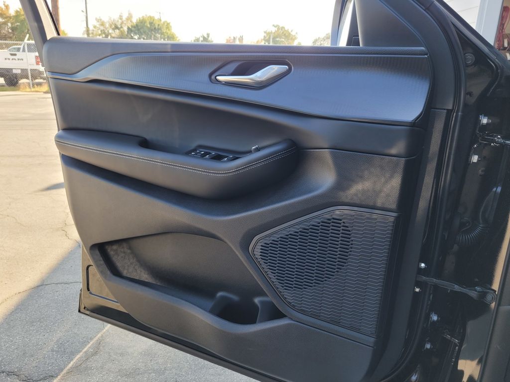 2025 Jeep Grand Cherokee L Laredo - Photo 18