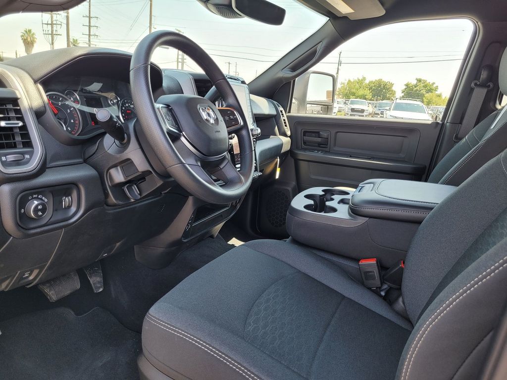 2025 RAM 2500 Tradesman - Photo 10