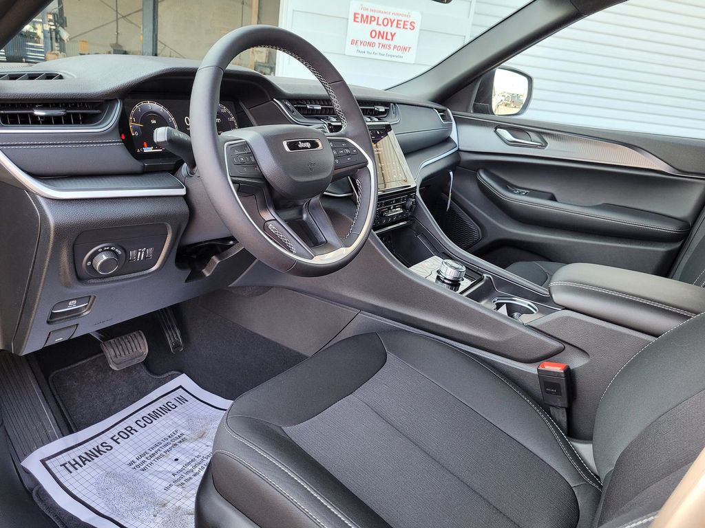 2025 Jeep Grand Cherokee L Laredo - Photo 10