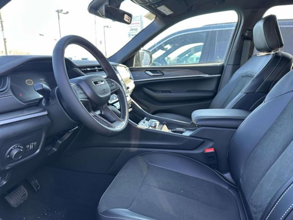 New 2026 Jeep Grand Cherokee LAREDO ALTITUDE 4X4 Sport Utility