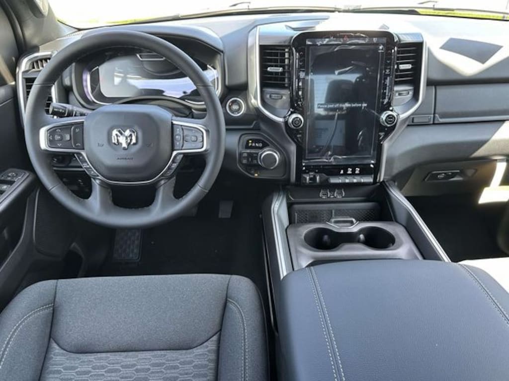 New 2026 Ram 1500 BIG HORN CREW CAB 4X4 5'7 BOX Pickup