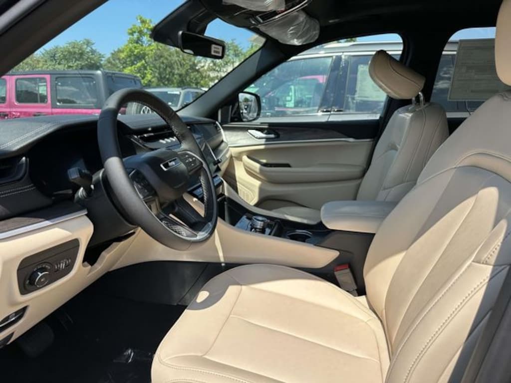 New 2026 Jeep Grand Cherokee LIMITED 4X4 Sport Utility