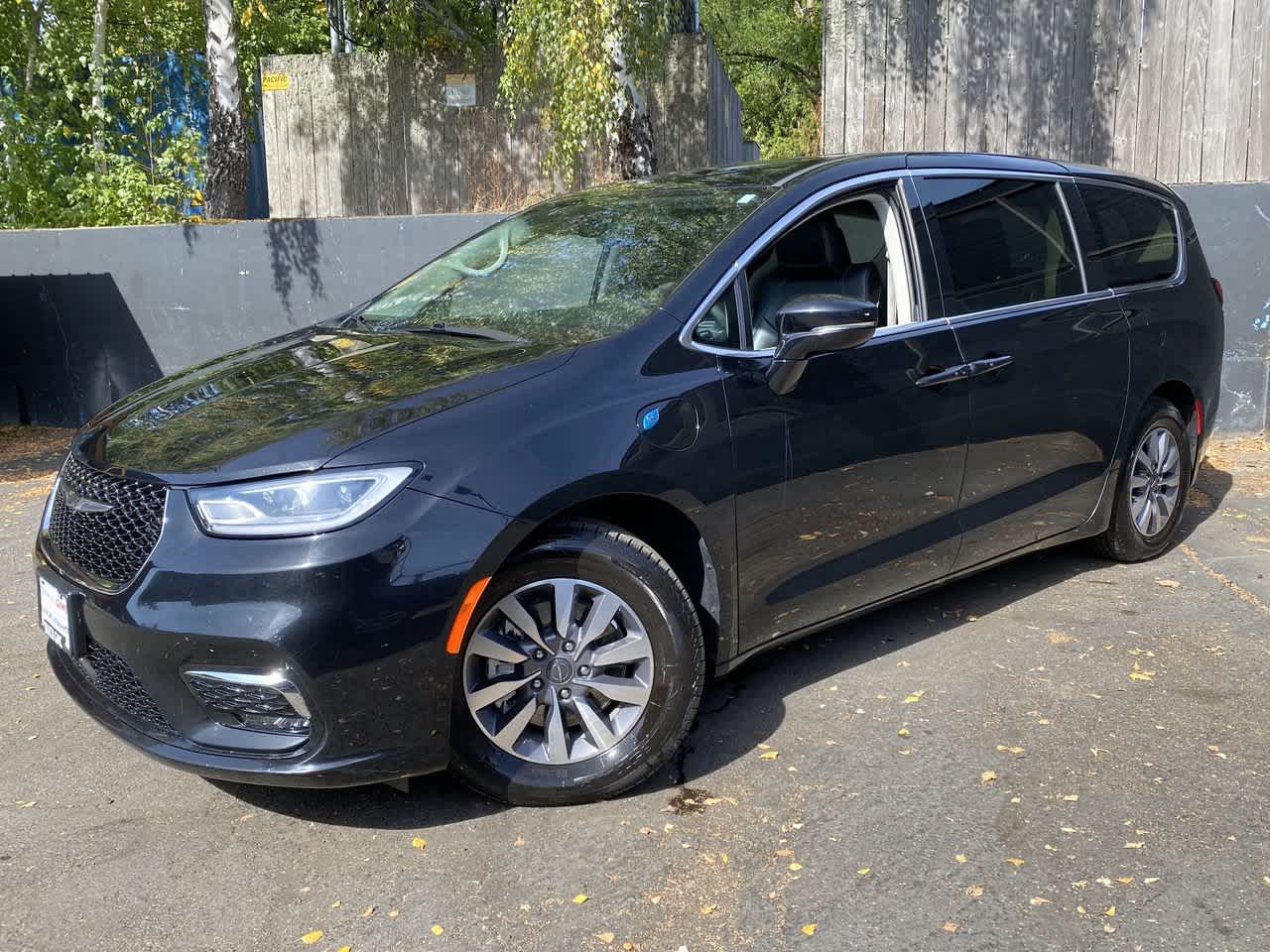 2024 Chrysler Pacifica PHEV