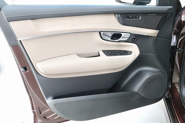 2026 Volvo XC90 Plus - Photo 13