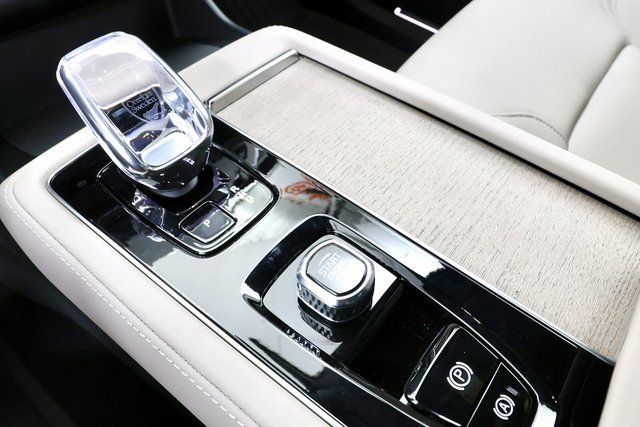 2026 Volvo XC90 Plus - Photo 23