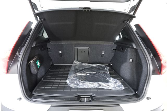 2026 Volvo XC40 Plus - Photo 26