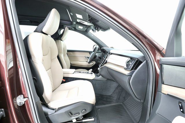 2026 Volvo XC90 Plus - Photo 22