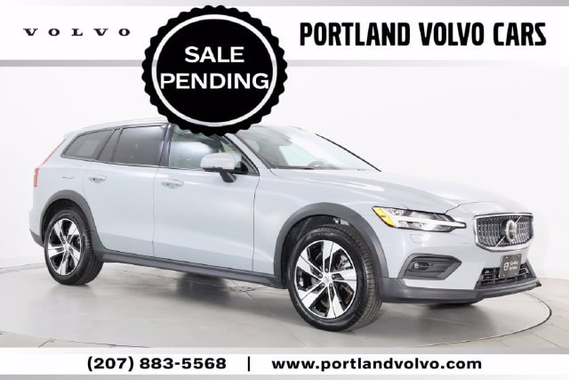 2025 Volvo V60 Cross Country