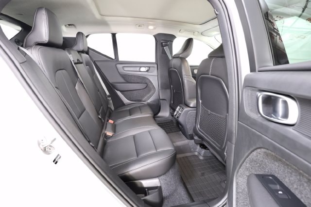 2026 Volvo XC40 Plus - Photo 19