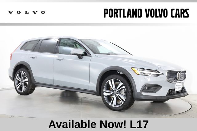2026 Volvo V60 Cross Country Plus