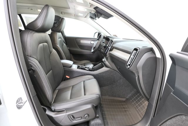 2026 Volvo XC40 Plus - Photo 21