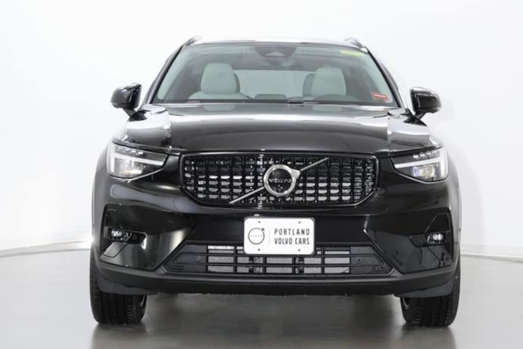New 2026 Volvo XC40 B5 Ultra SUV
