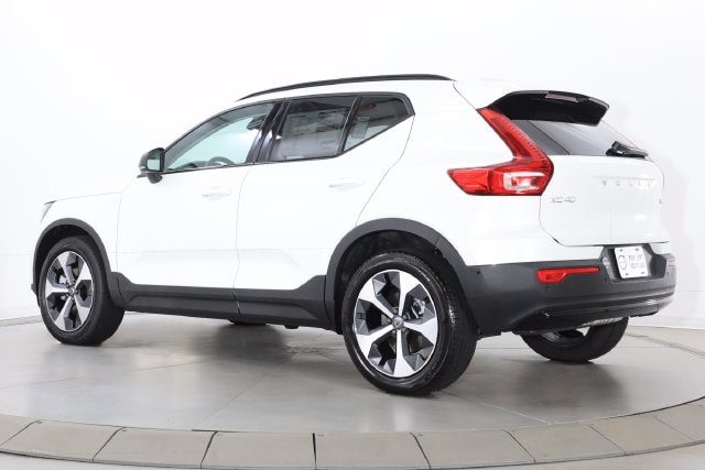 2026 Volvo XC40 Plus - Photo 6