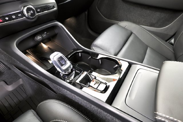 2026 Volvo XC40 Plus - Photo 23
