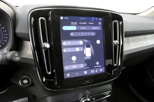 2026 Volvo XC40 Plus - Photo 24