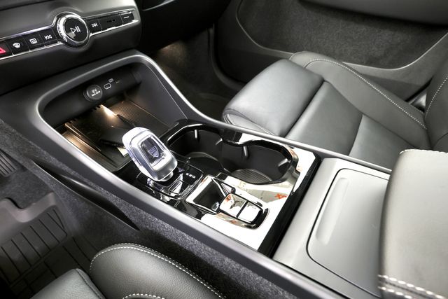 2026 Volvo XC40 Plus - Photo 23