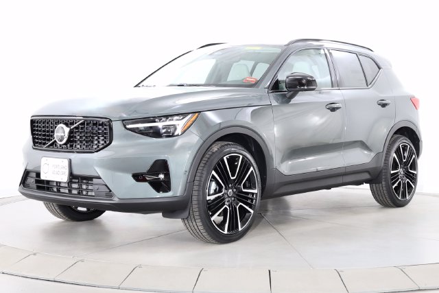 New 2026 Volvo XC40 B5 Plus SUV