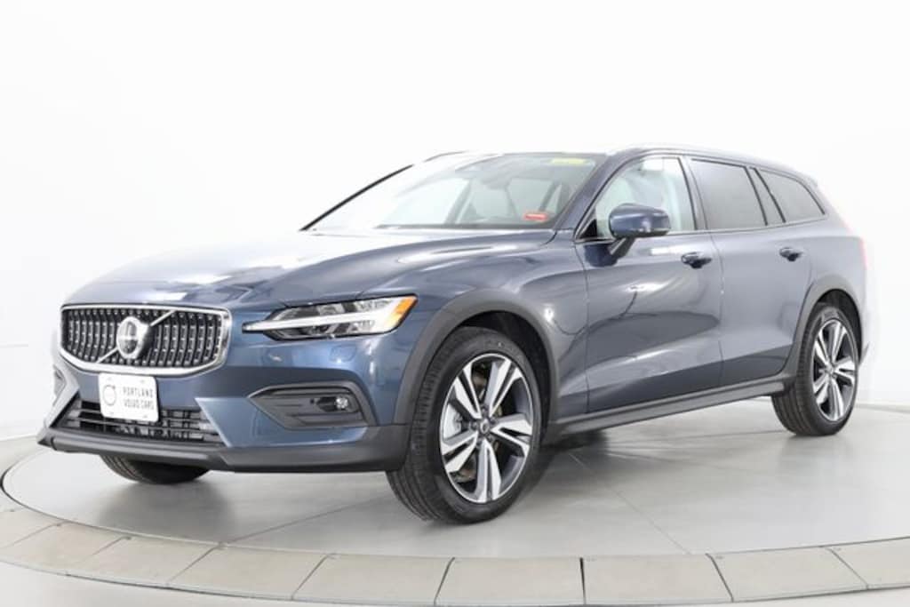 New 2026 Volvo V60 Cross Country B5 Plus Wagon