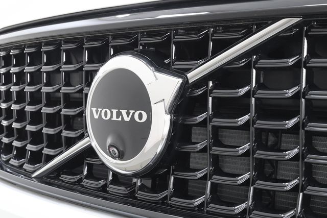 2026 Volvo XC40 Plus - Photo 12