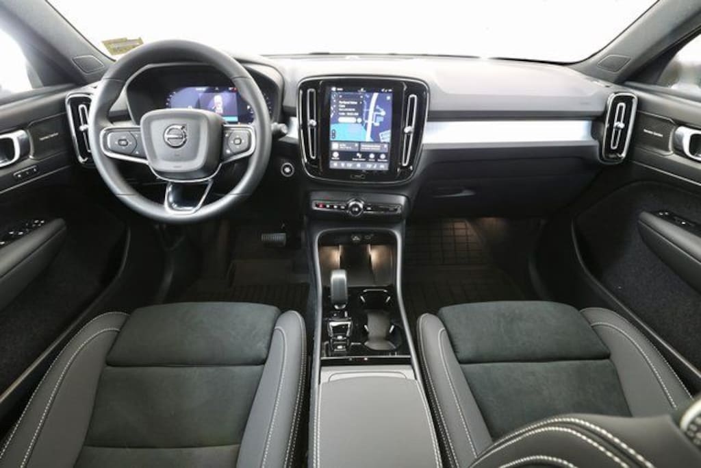 New 2026 Volvo XC40 B5 Ultra Black Edition SUV