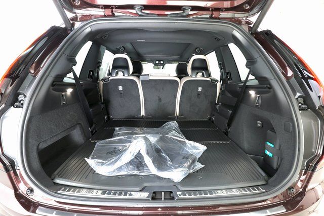 2026 Volvo XC90 Plus - Photo 27